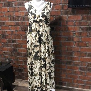 Entro maxi dress. Size Medium.